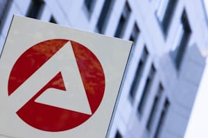 Wenn Sie bei der Agentur für Arbeit Insolvenzgeld beantragen, sollten Sie u. a. Ihre Gehaltsabrechnungen beilegen.