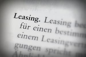 Auch ein Auto-Leasing wird trotz Restschuldbefreiung schwierig - aufgrund des negativen SCHUFA-Eintrags.