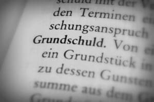 In der Regel müssen Sie bei einem Immobiliendarlehen eine Grundschuld eintragen lassen.