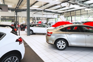 Autohaus in der Insolvenz: Die Versteigerung von Autos ist eine gute Gelegenheit für andere Händler und Privatpersonen, günstig Fahrzeuge zu erwerben.