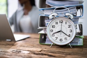 Sie wollen Ihren Pfändungsfreibetrag erhöhen? Die Dauer der Beantragung kann zwischen Wochen und Monaten variieren.