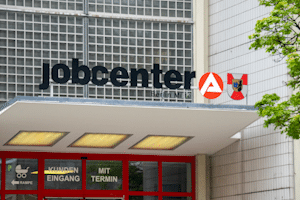 Stundungszinsen kann das Jobcenter ebenfalls verlangen.